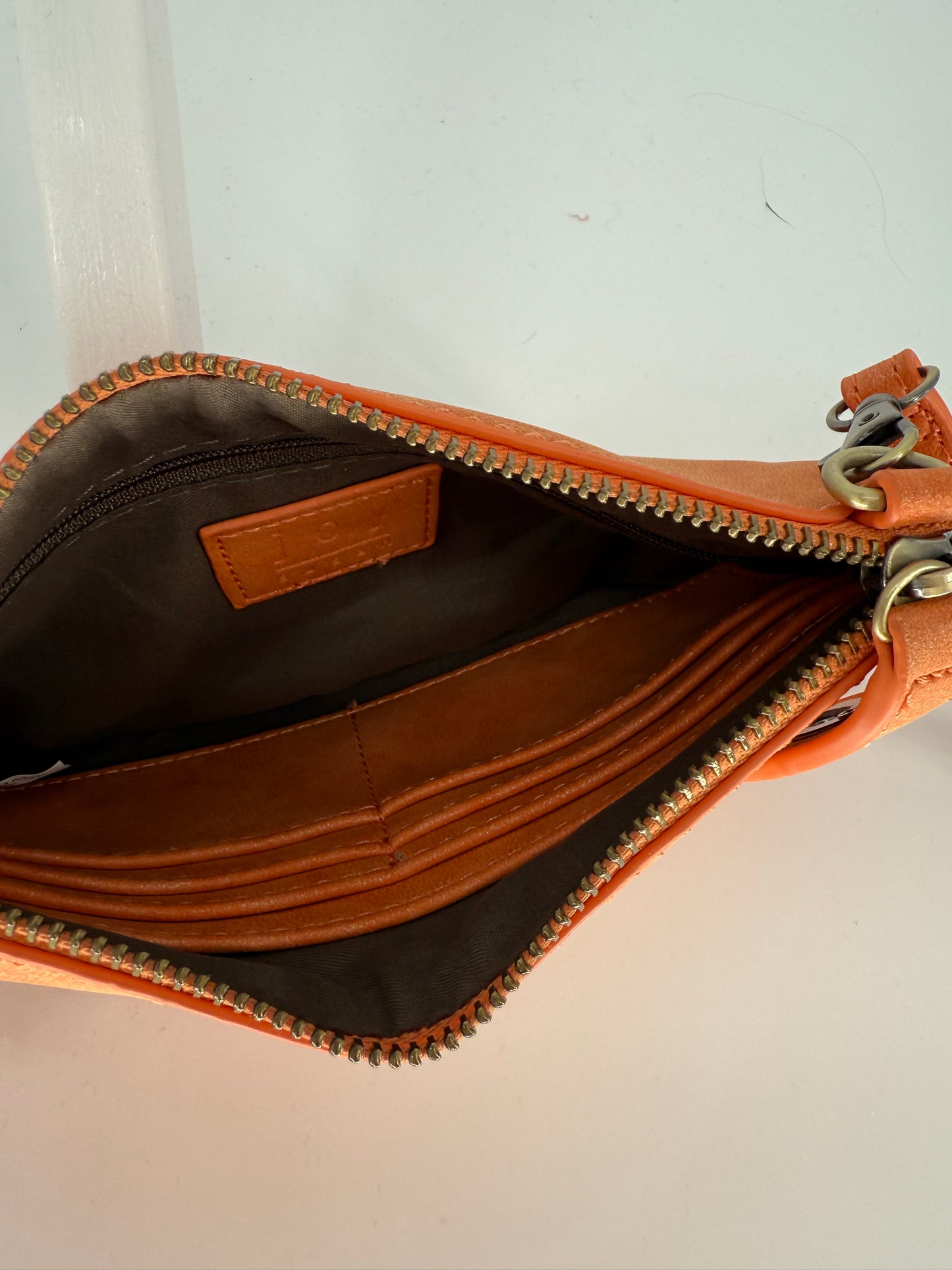 Joy Susan purse with Kiss Lock Clasp Closure