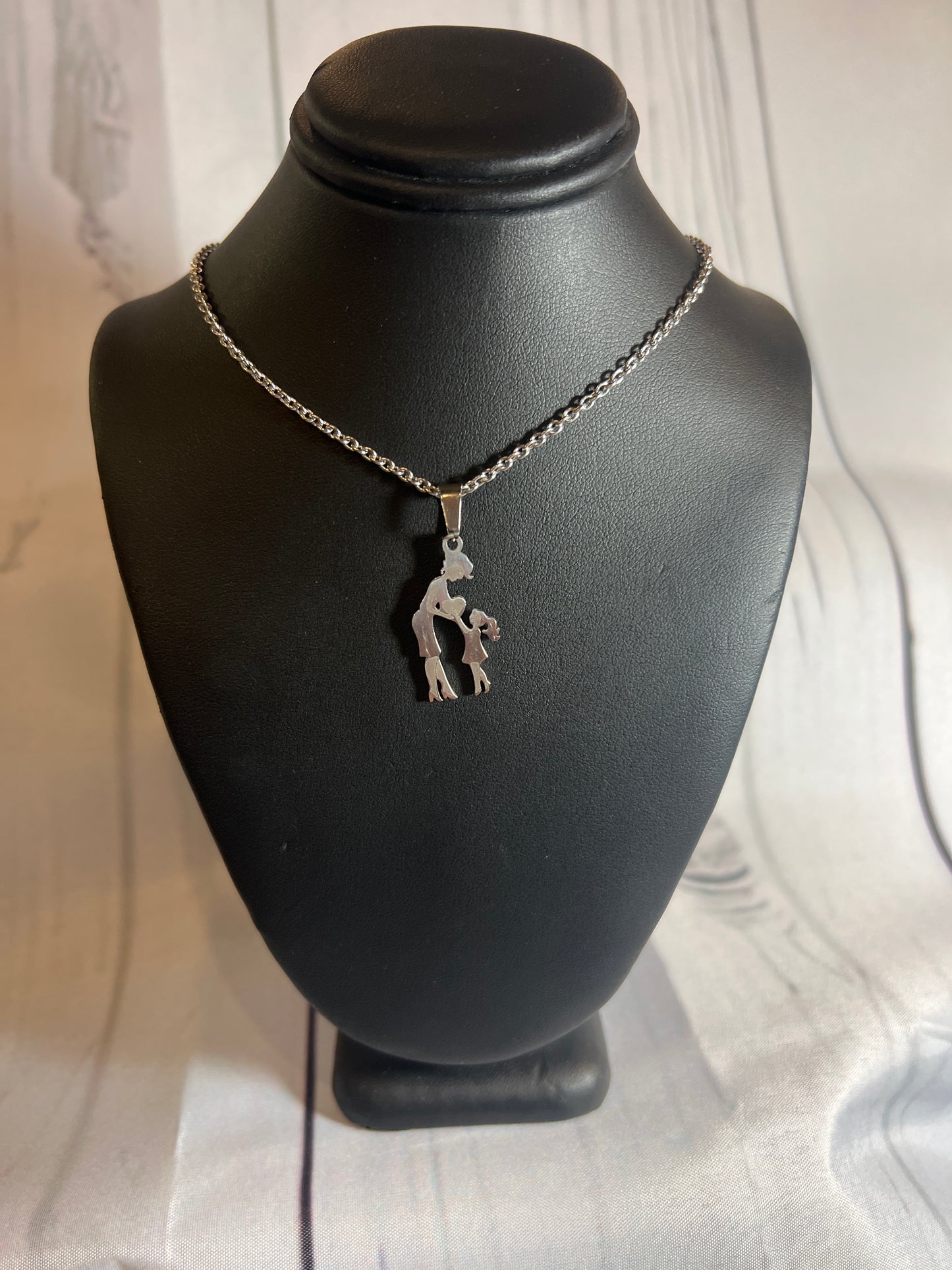 Mother/daughter necklace