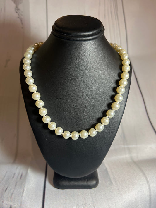 Peal necklace
