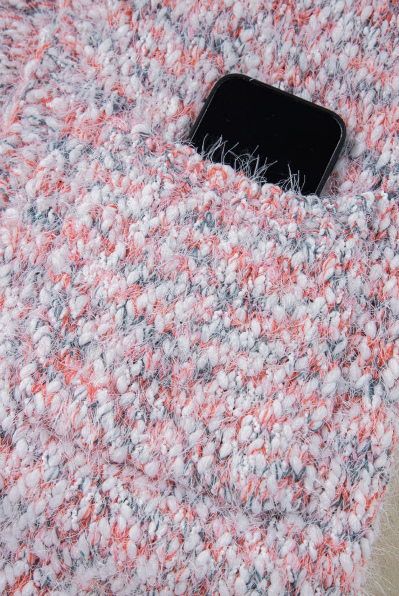 Long sweater w/ pink gray white
