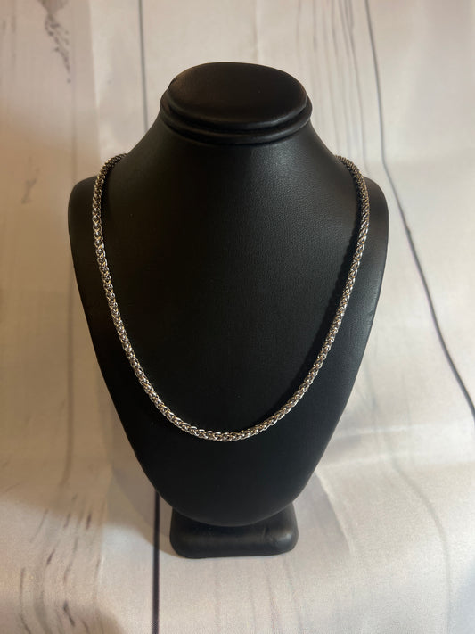 Silver thick chain