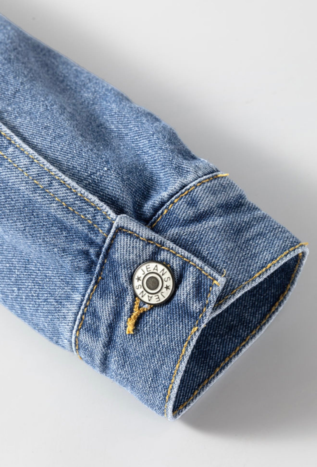 Denim jacket With Front Patch Pockets