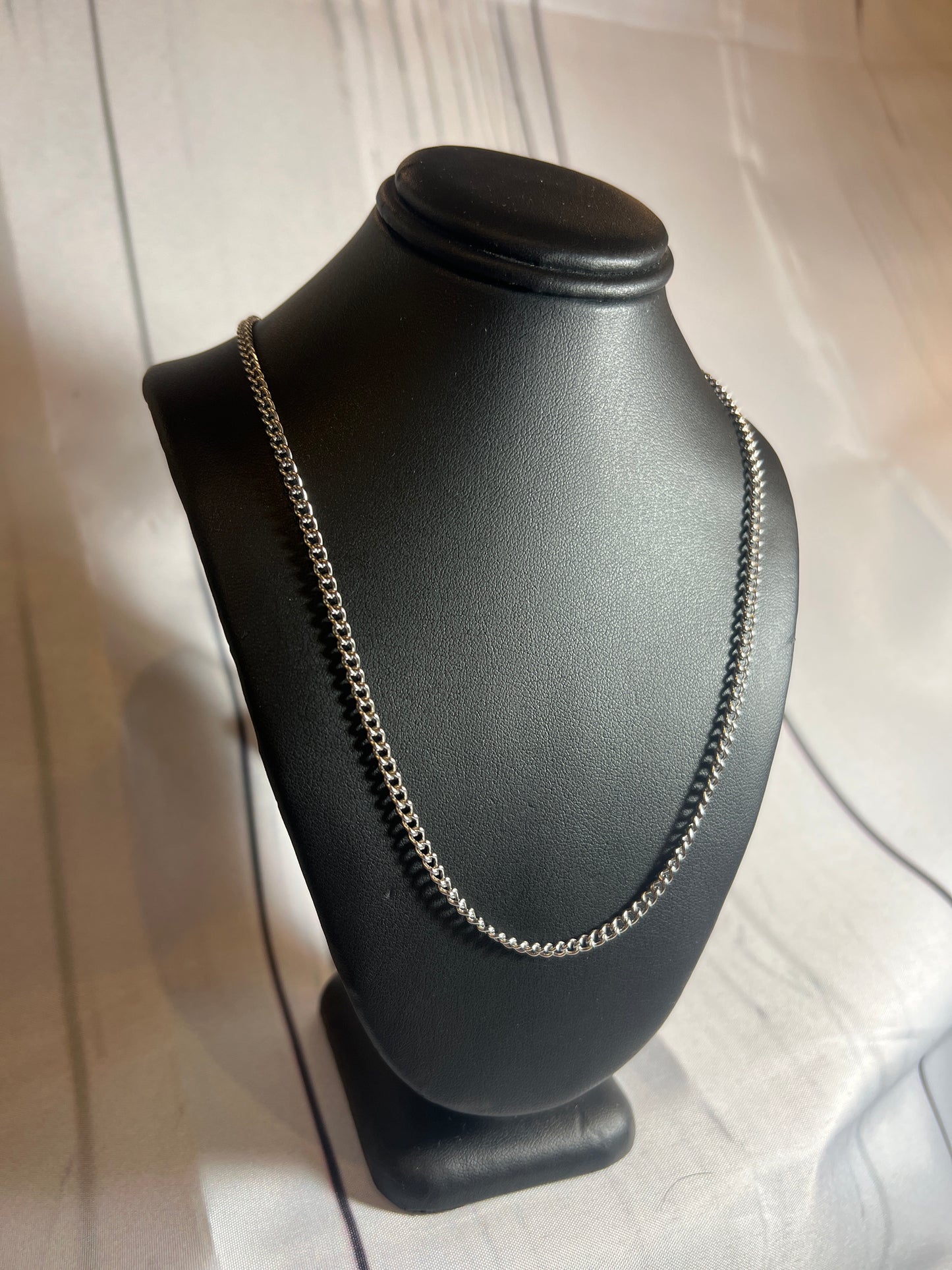 Simple silver chain