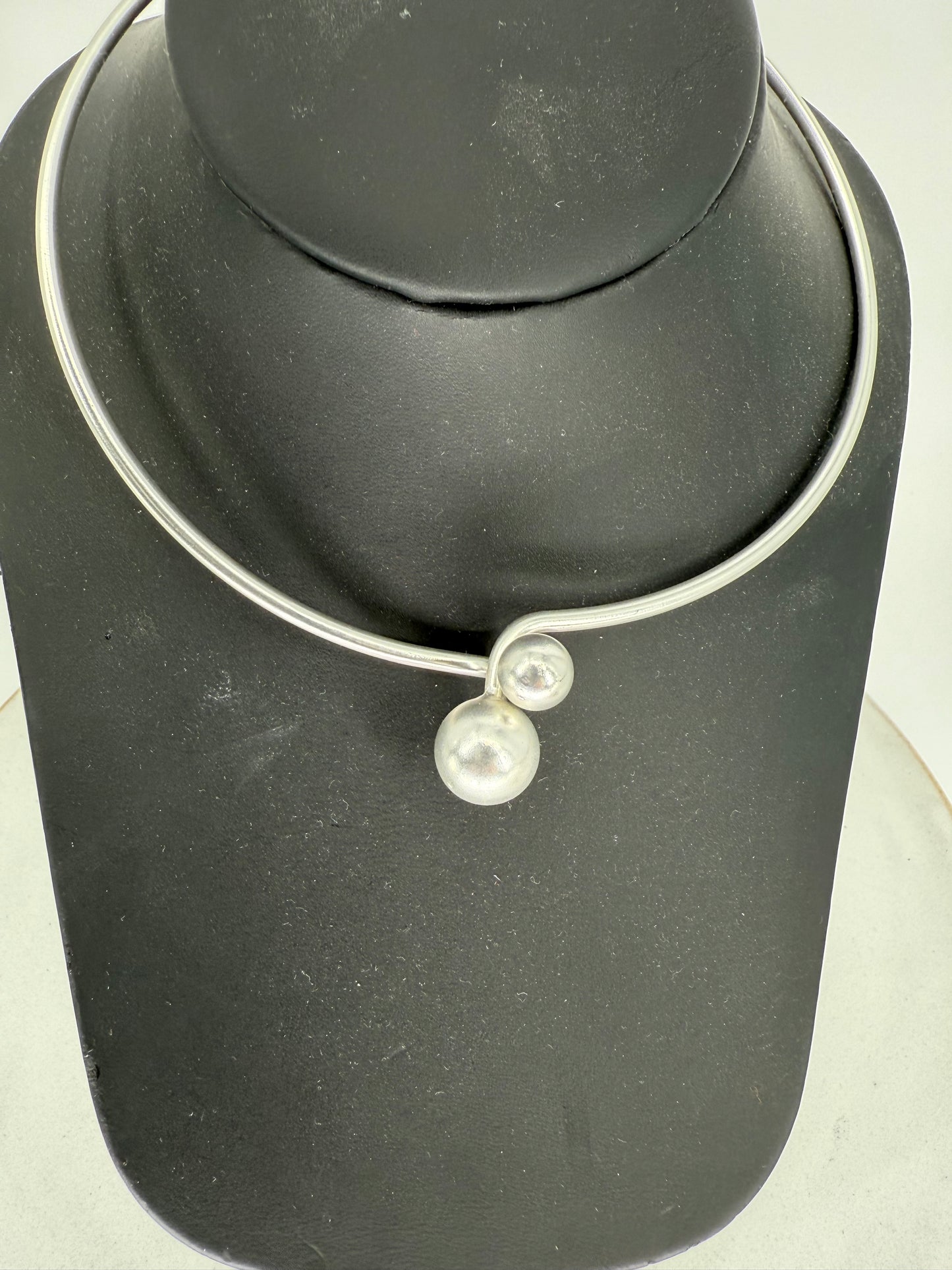 Trezo Silver Choker with Unique Twist Clasp Closure