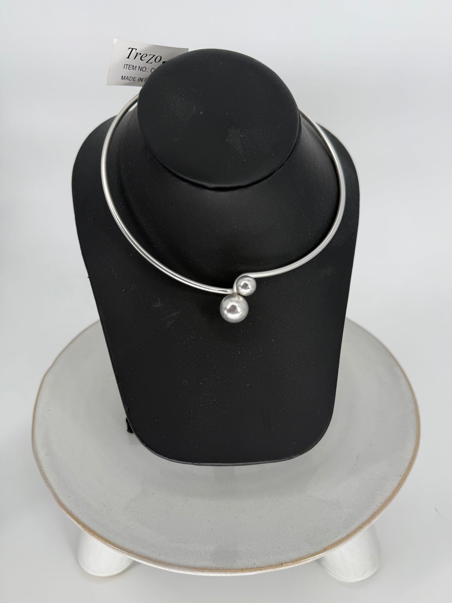 Trezo Silver Choker with Unique Twist Clasp Closure