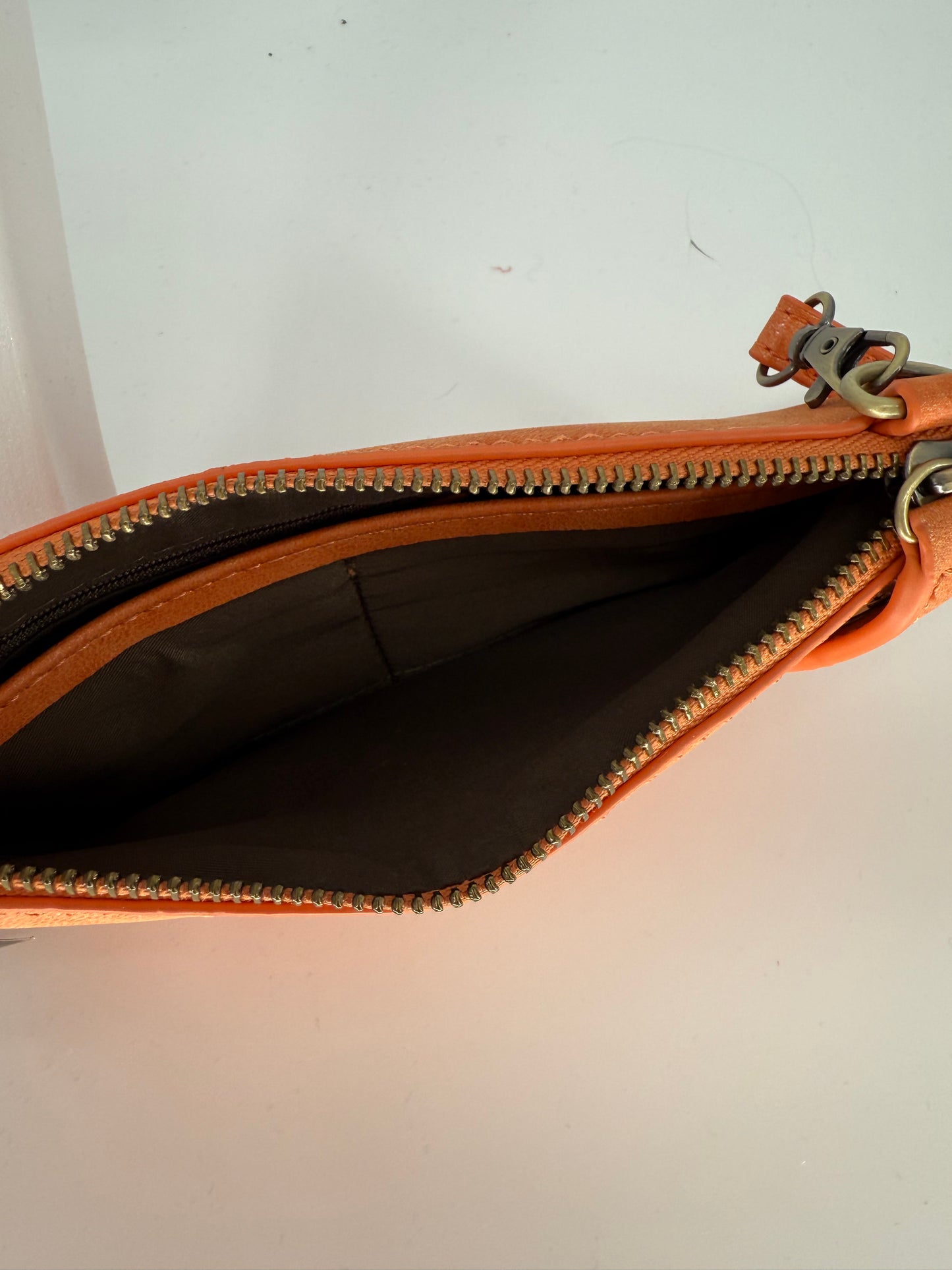 Joy Susan purse with Kiss Lock Clasp Closure