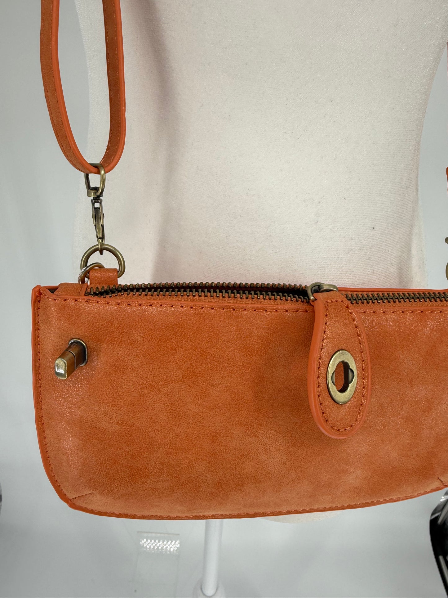 Joy Susan purse with Kiss Lock Clasp Closure