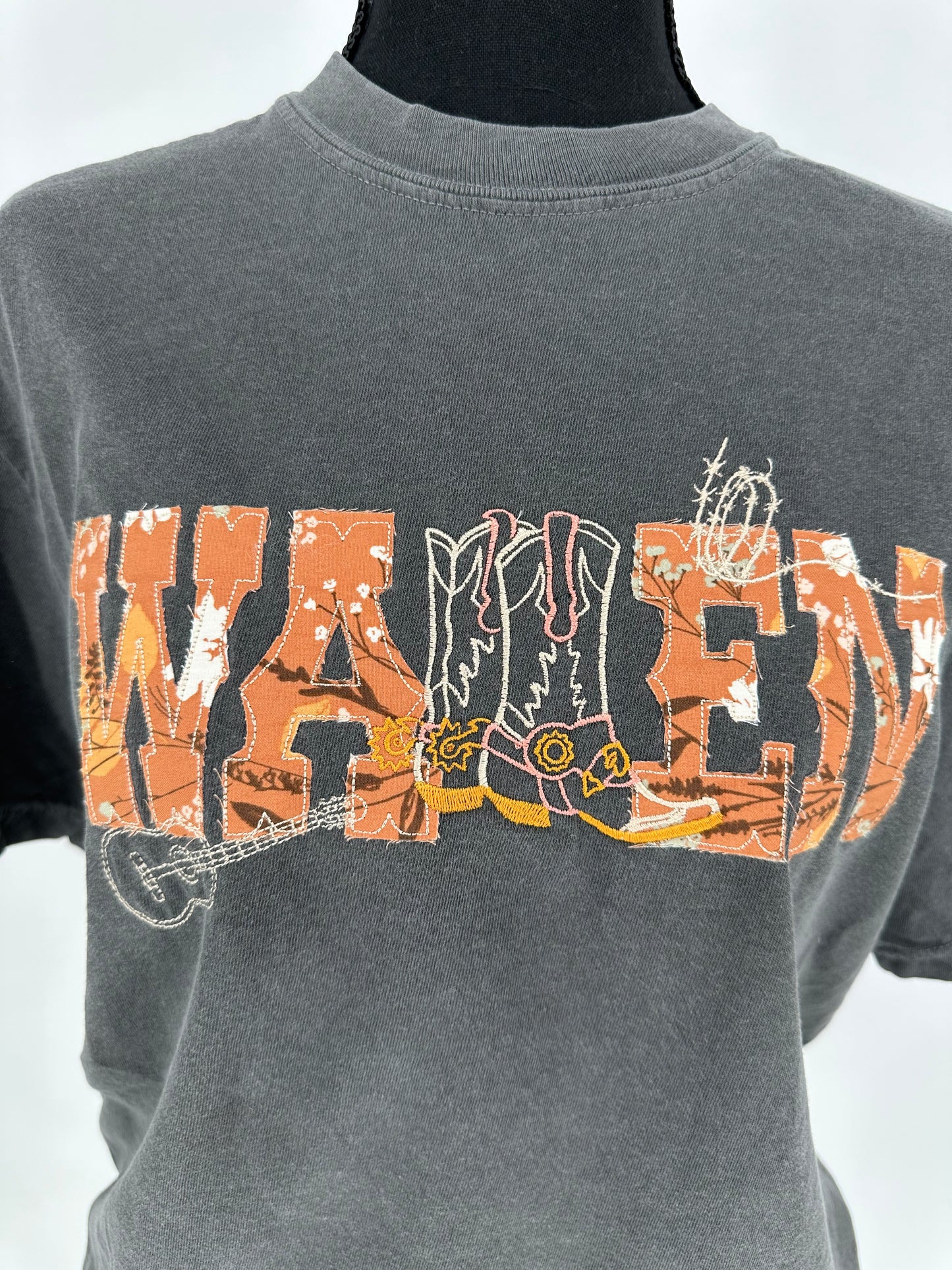 Gray Vintage wash Wallen Appliqué Tee