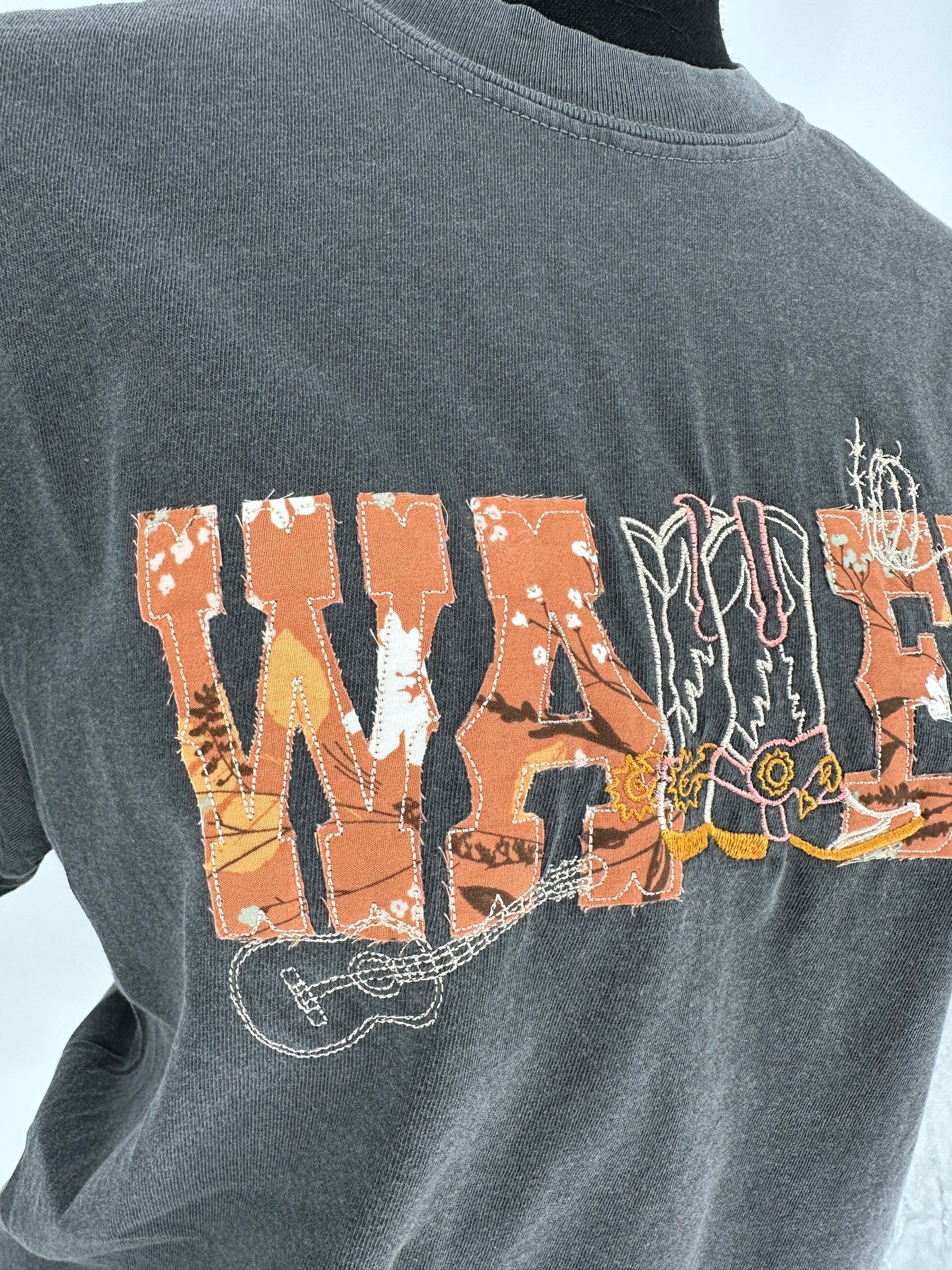 Gray Vintage wash Wallen Appliqué Tee
