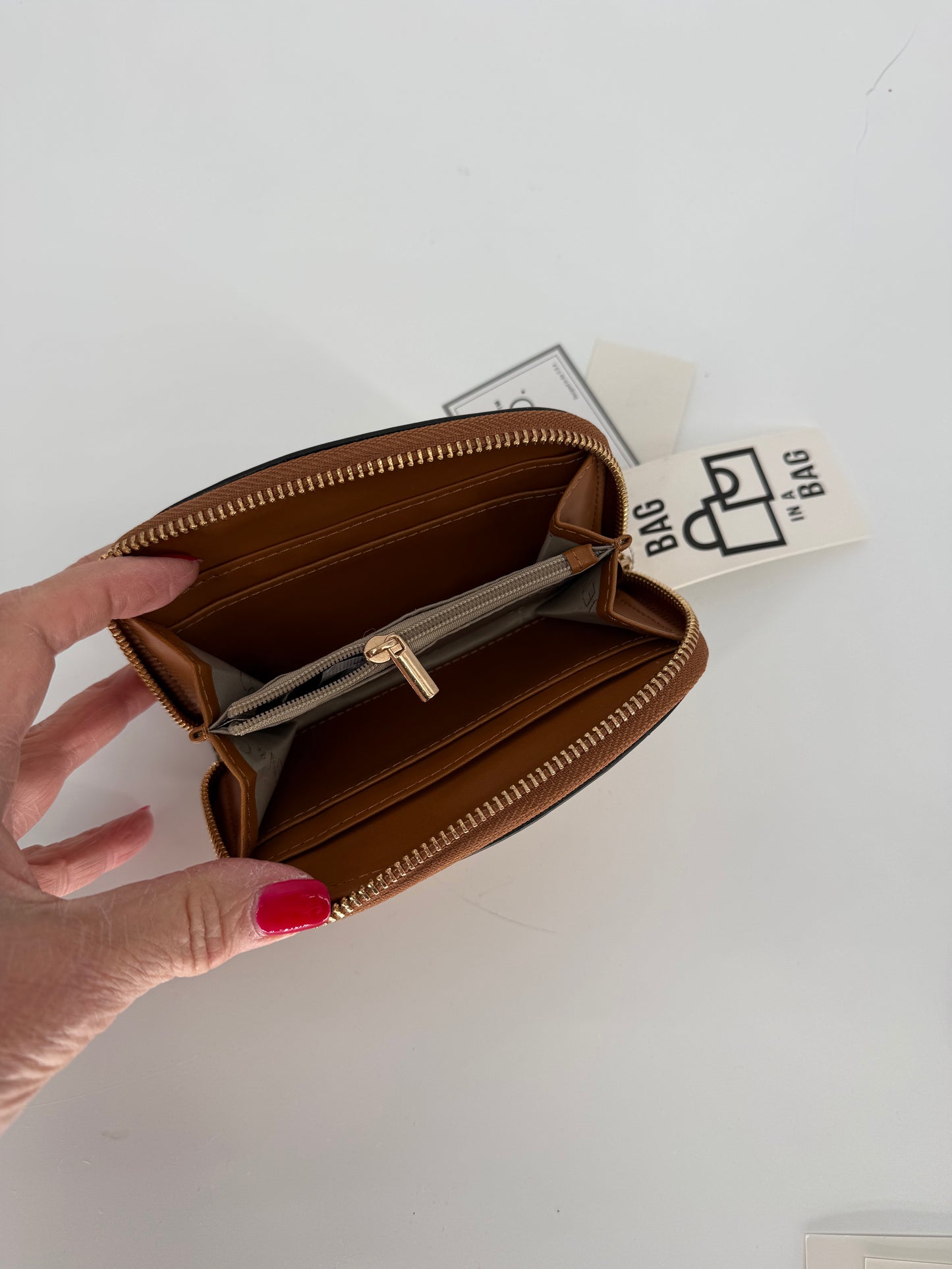 A7 Jen & Co. Wallet with Removable RFID Card Holder
