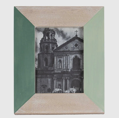 5x7 Frame with Trending Green Accent
