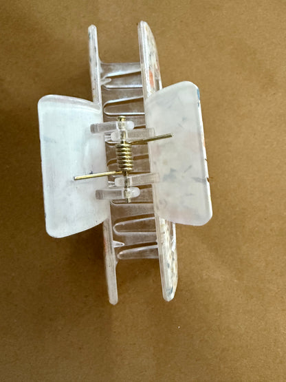 A138 Floral Claw Clip