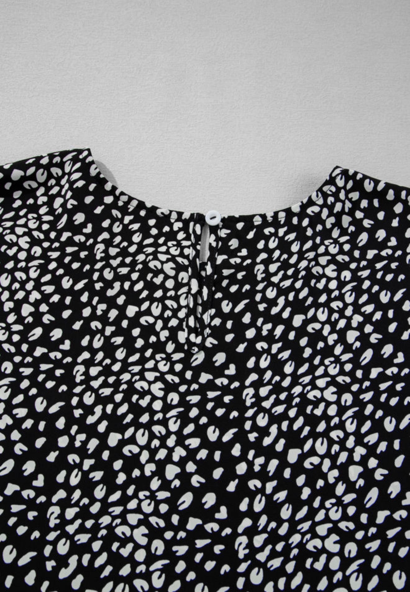 PP28 Black and White Pebble Print Tiered Flowy Top with short Ruffle Trim Sleeves