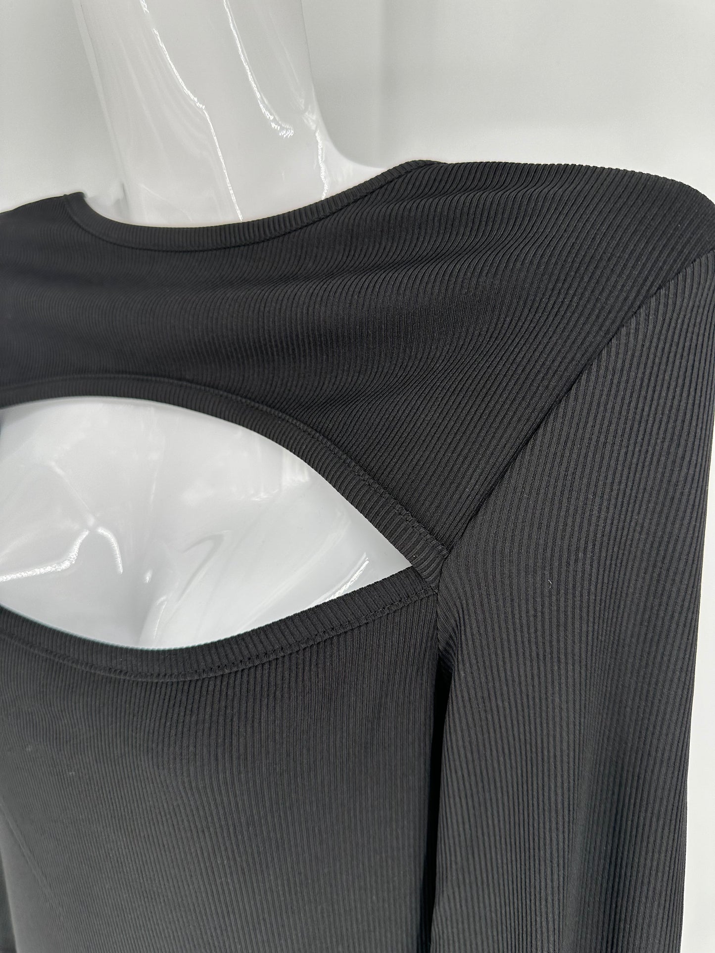 Black Fitted Dress with Stylish Neck Opening