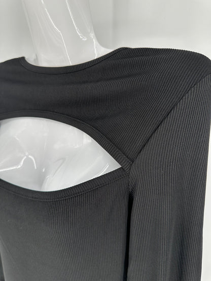 Black Fitted Dress with Stylish Neck Opening