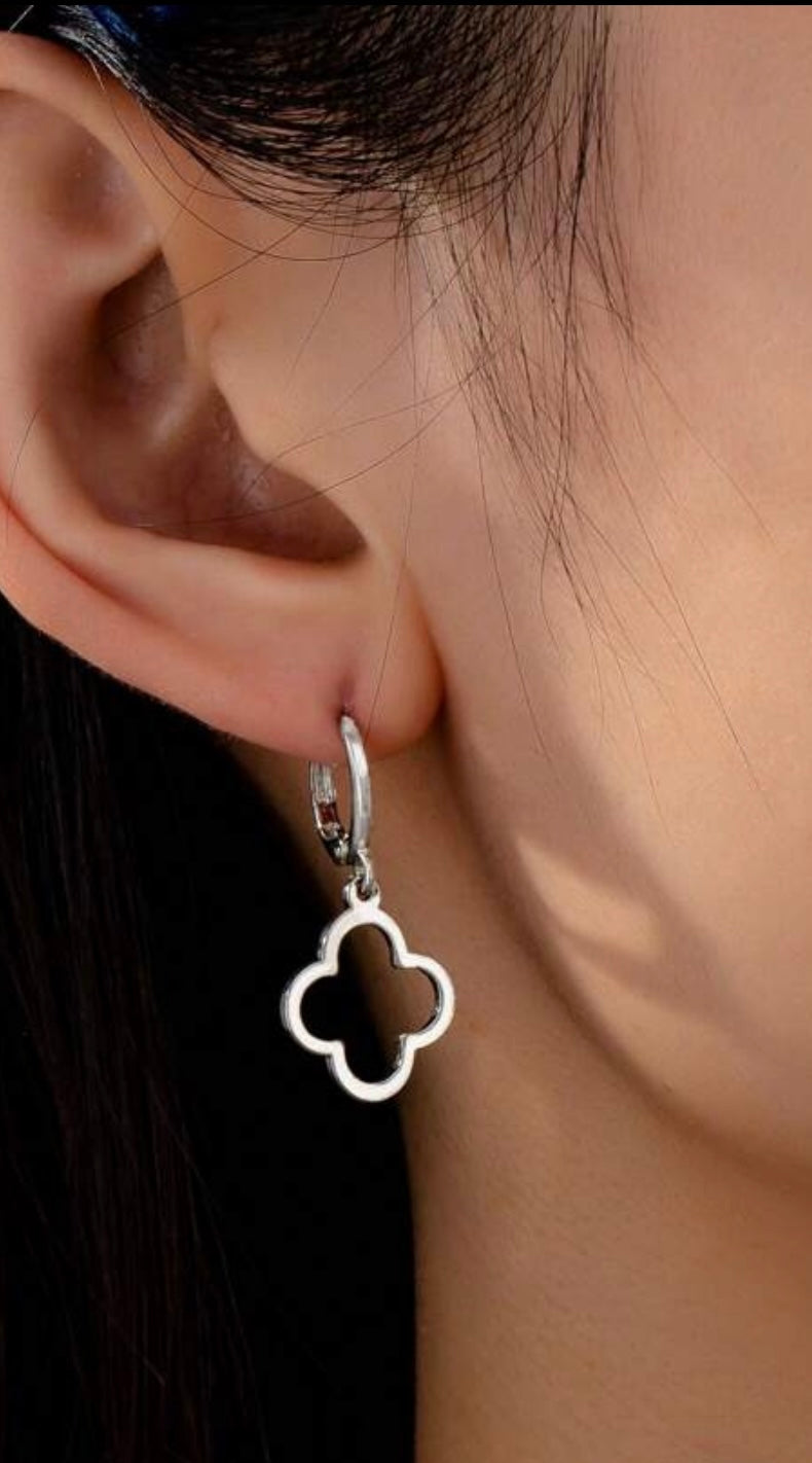 Silver Lucky Flower Earring