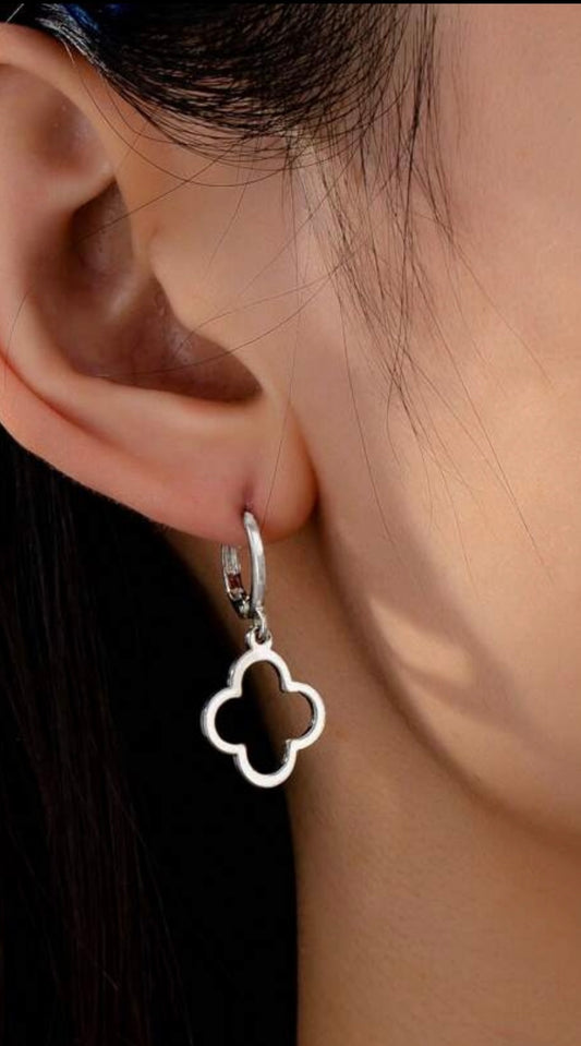 Silver Lucky Flower Earring