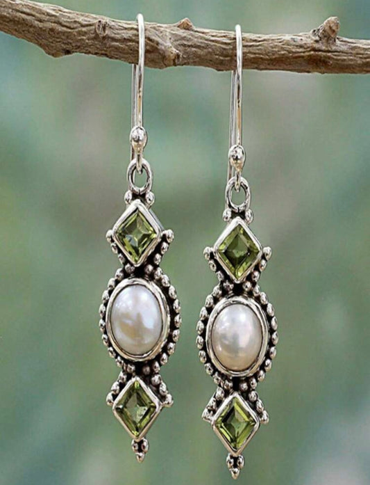 Antique Silver Earring with Pearl and Peridot Green