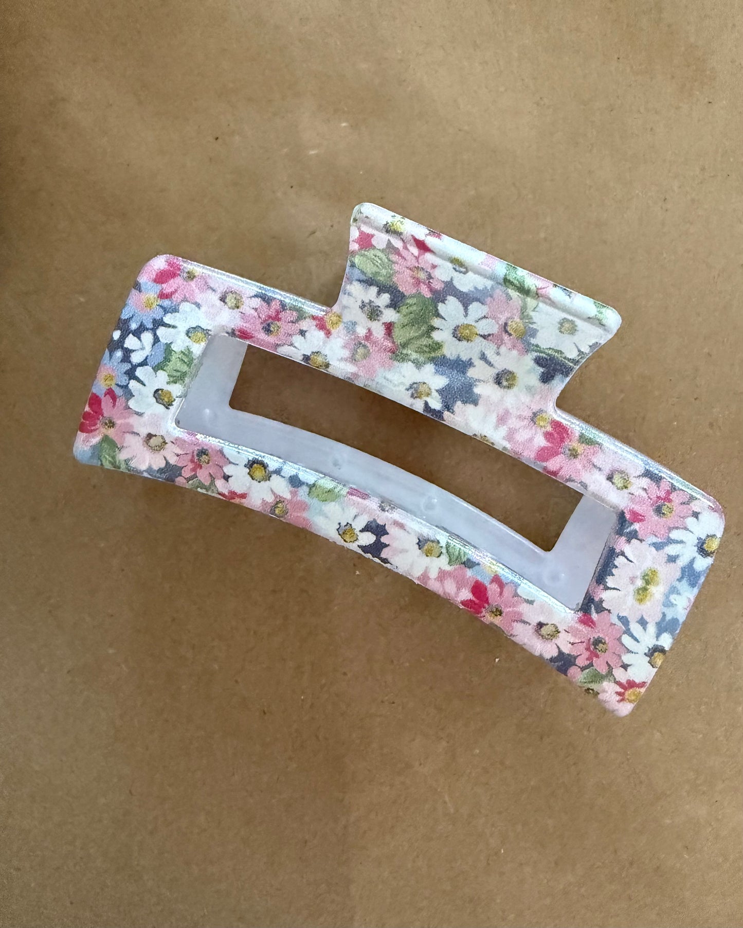 A138 Floral Claw Clip