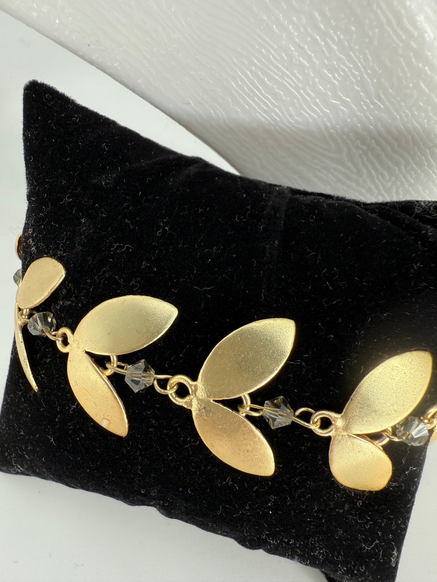 Gold Leaf Design Necklace with Natural Stone Pendant and Gold Leaf Design Bracelet