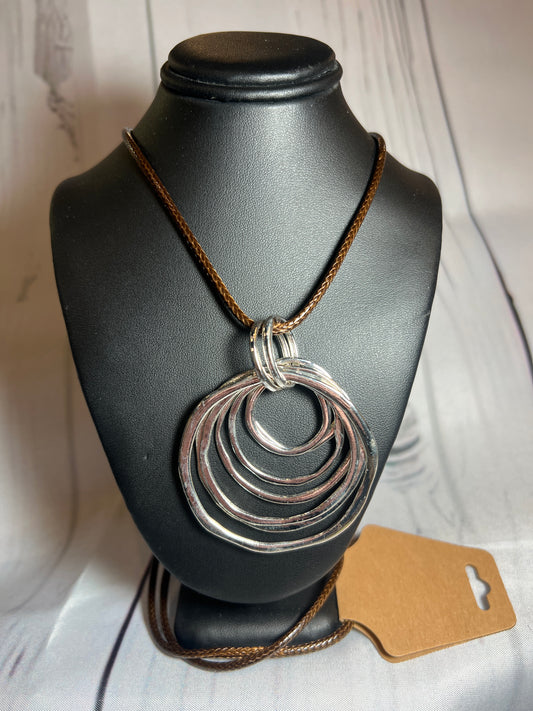 Rope circle necklace