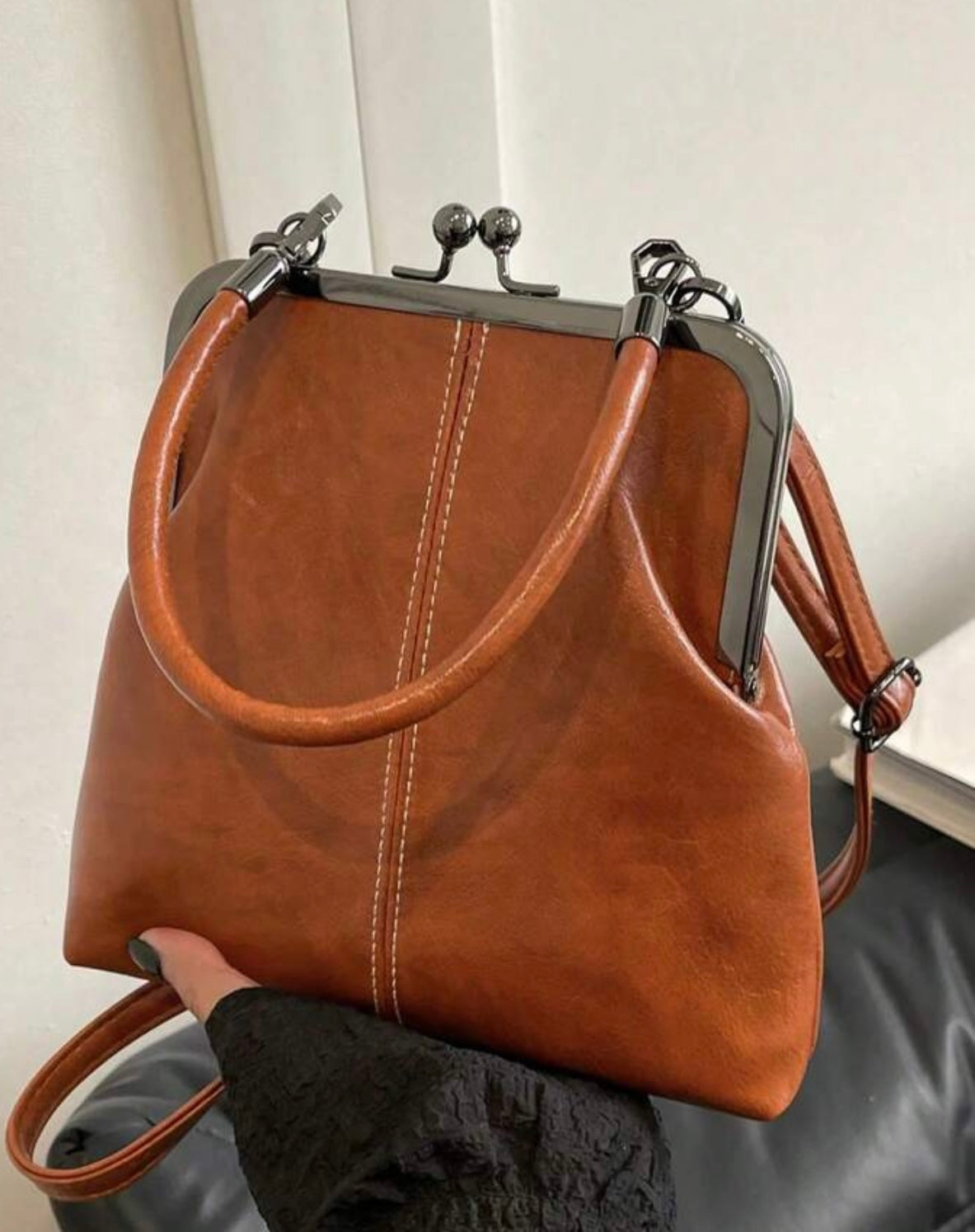 Camel Brown Kiss Clasp Purse