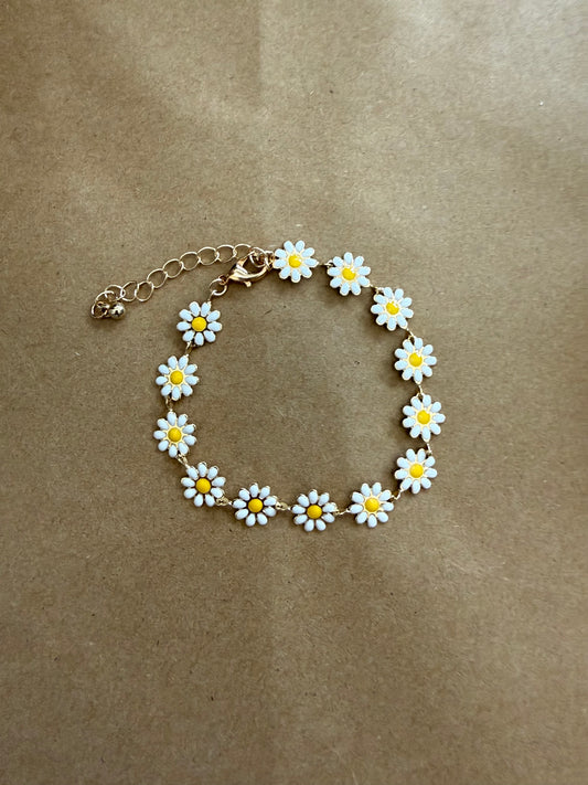 J22 Daisy Flower Bracelet