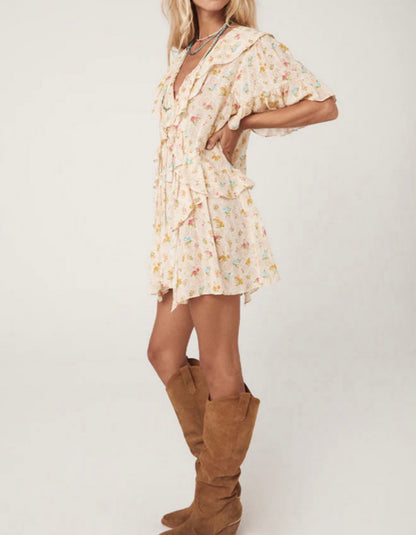 Boho Style Petite Floral Print Dress with Ruffles