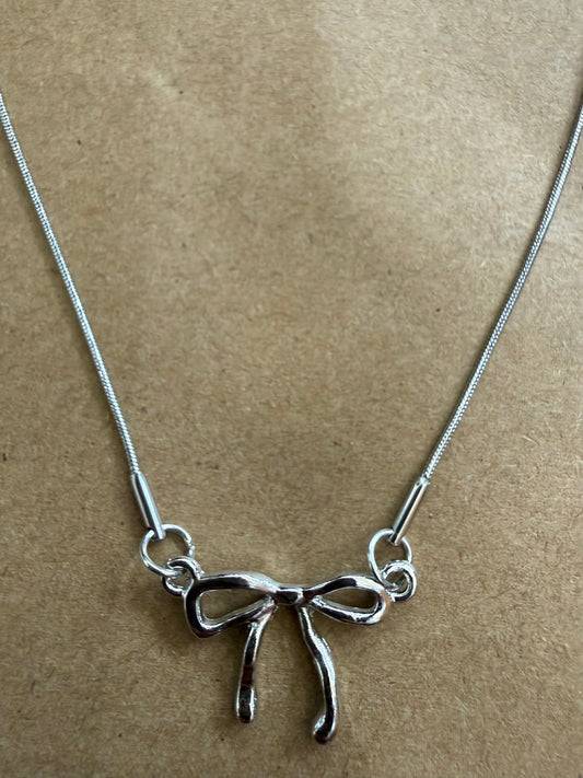 J17 Silver Necklace with Bow Design