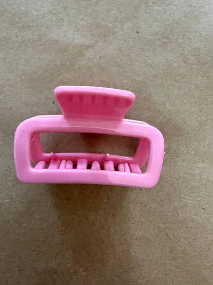 A134 Small Claw Clip in Cool Colors