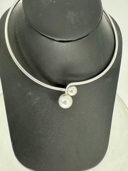 Trezo Silver Choker with Unique Twist Clasp Closure