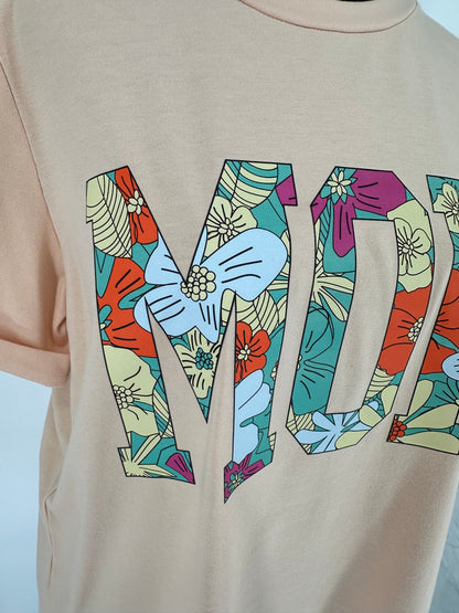 MOM T-Shirt with Cuffed Sleeves