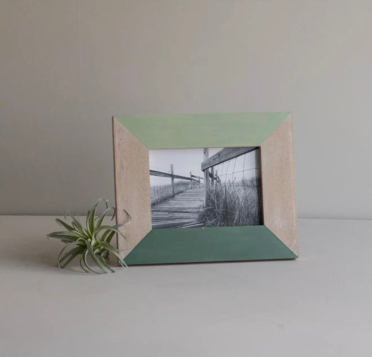5x7 Frame with Trending Green Accent