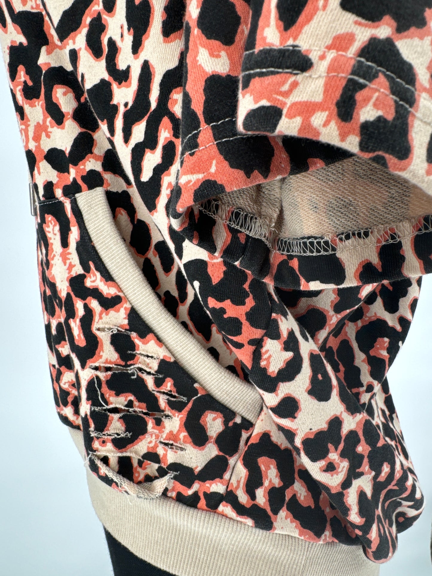 Animal Print Short Sleeved Hooded Sweatshirt