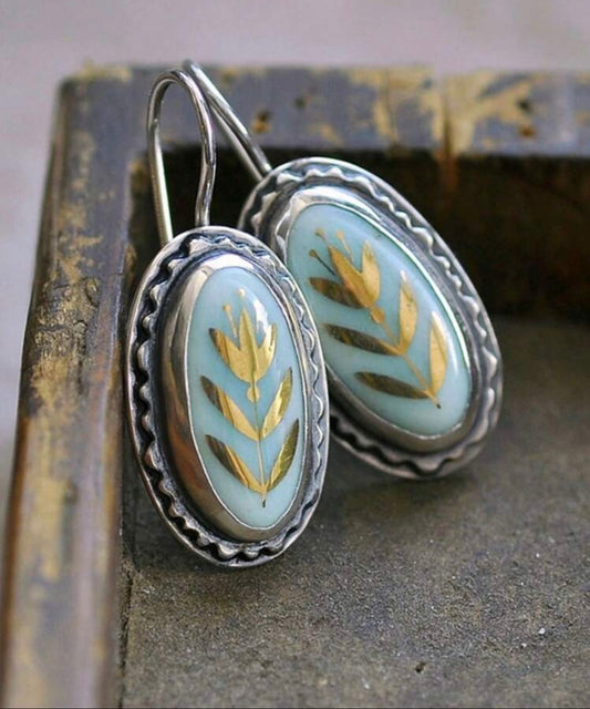 Oval Antique Earring with Gold Accent