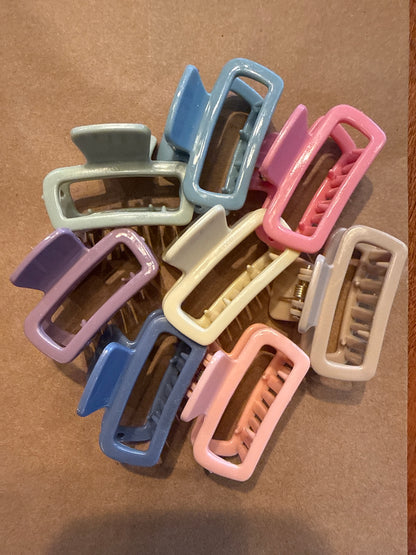 A134 Small Claw Clip in Cool Colors