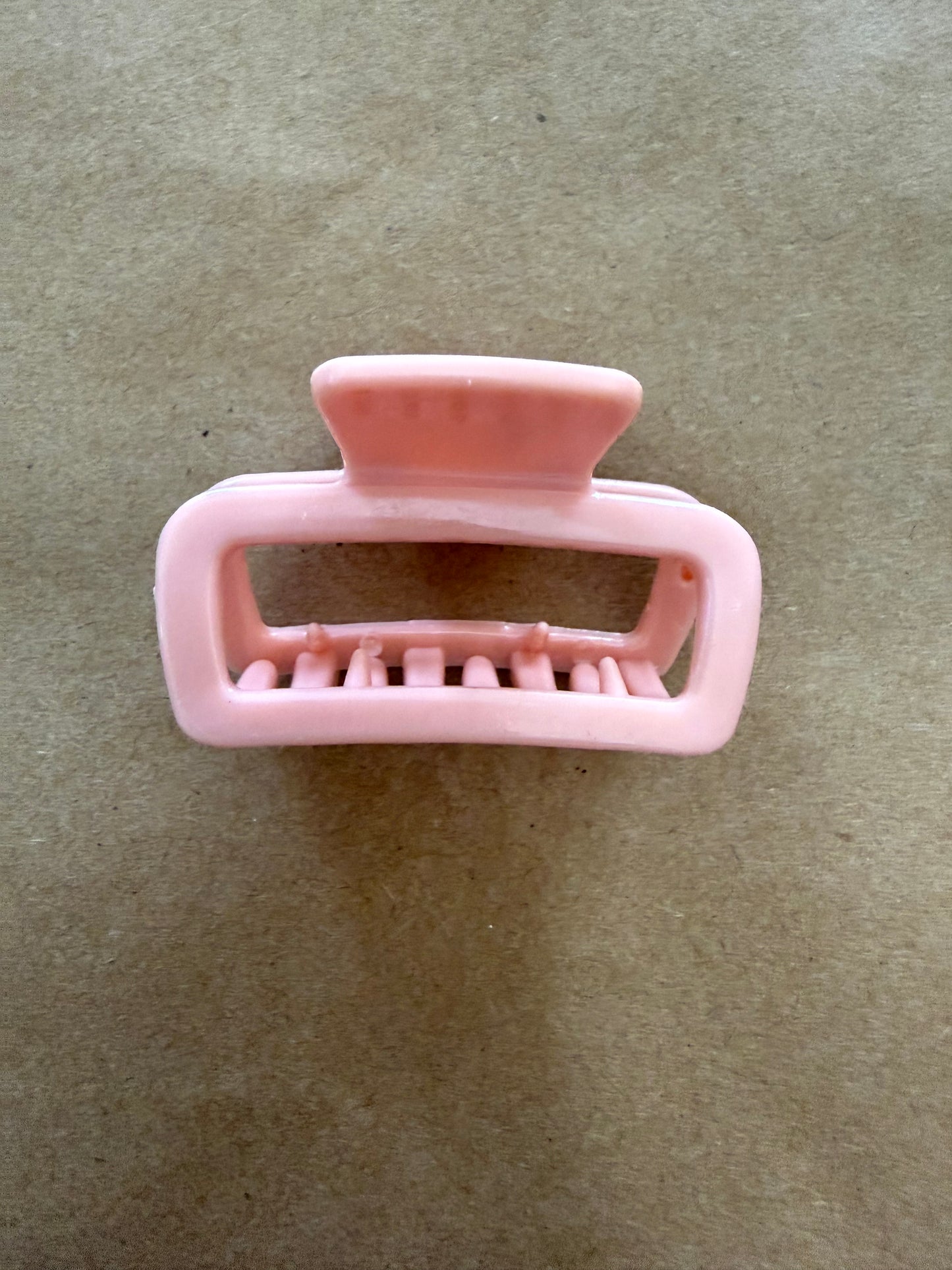 A134 Small Claw Clip in Cool Colors