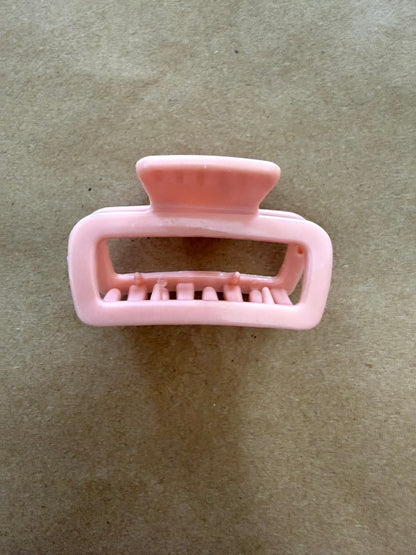 A134 Small Claw Clip in Cool Colors