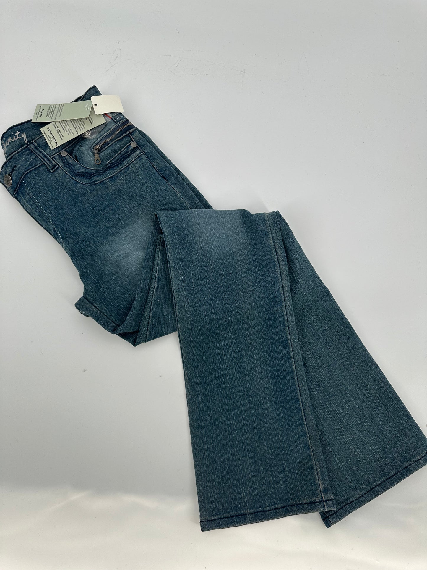 Infinity Washed Jeans