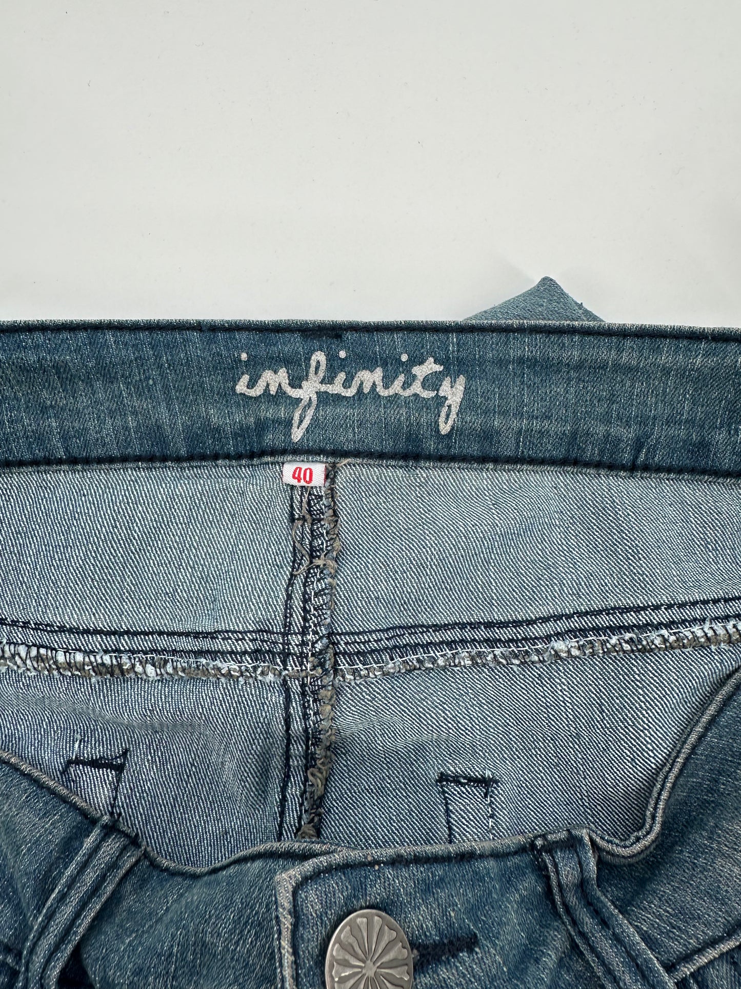Infinity Washed Jeans