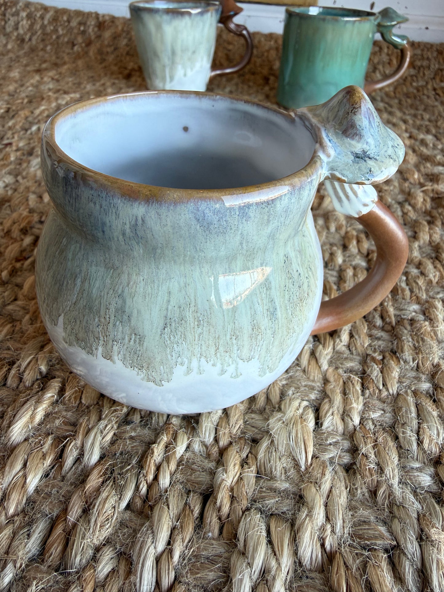 A81 Mushroom Detail Pottery Mug - Ivy's Gifts & Boutique