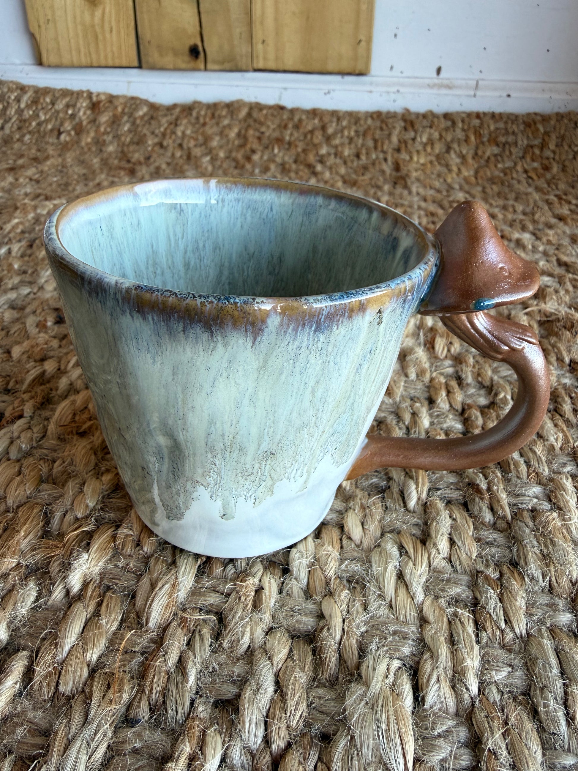A81 Mushroom Detail Pottery Mug - Ivy's Gifts & Boutique